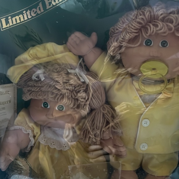 Cabbage Patch Twins 1985 still in box. - Picture 2 of 2
